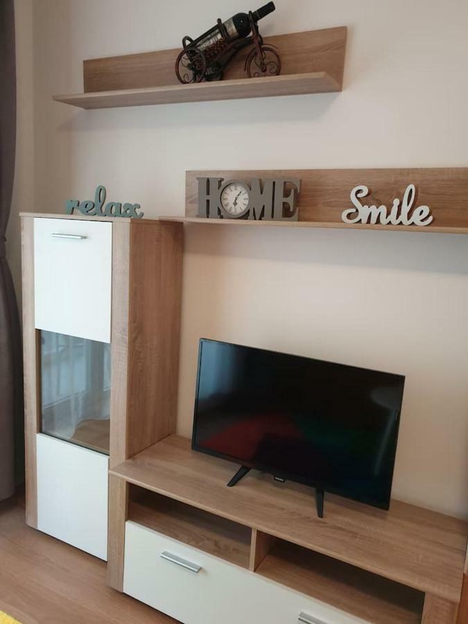 Happy Apartment *
