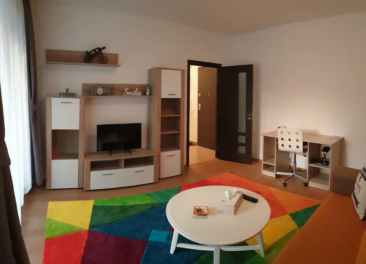 Happy Apartment *